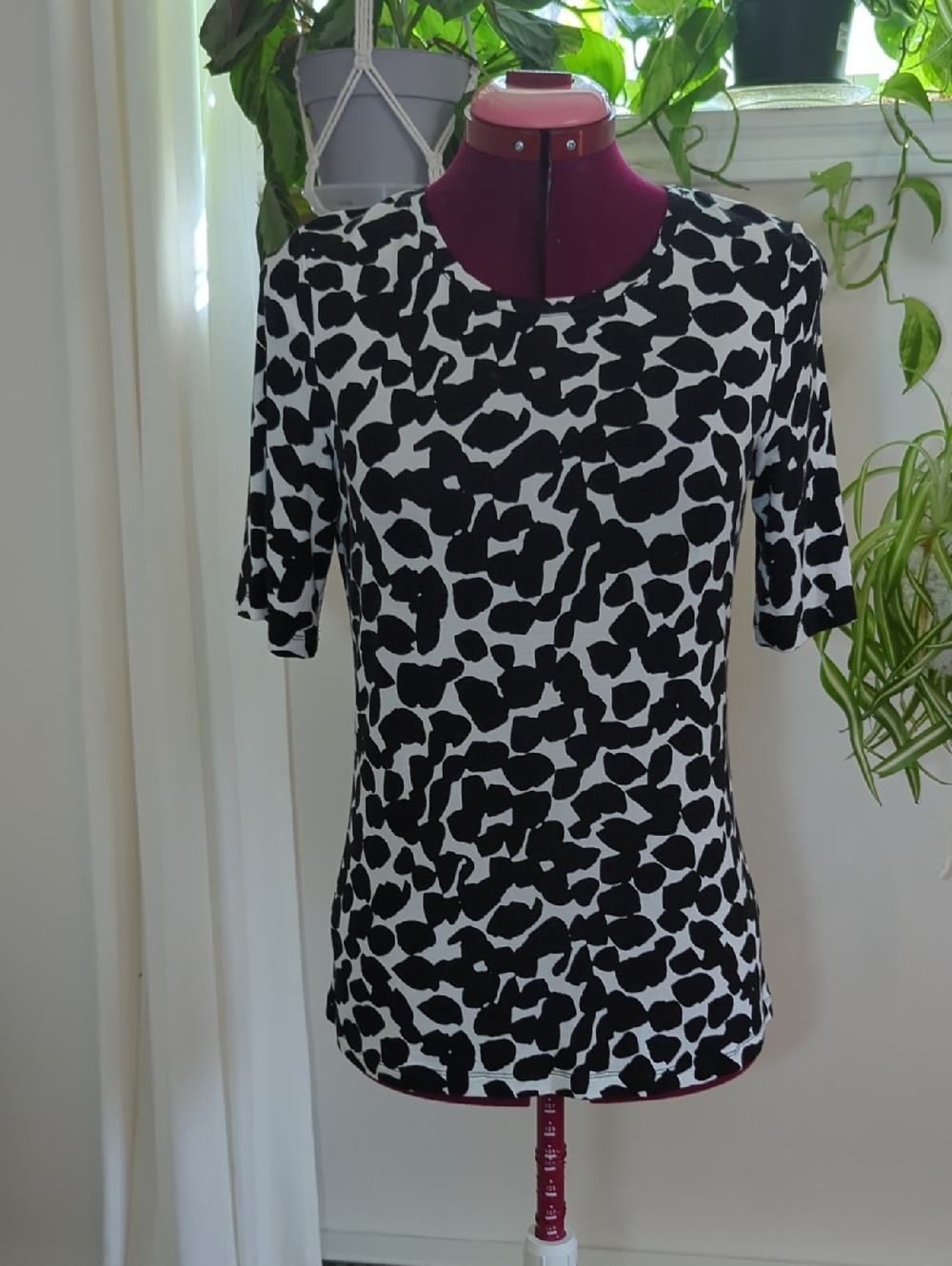 Simons Black and White Short Sleeve Animal Print Tee / XS